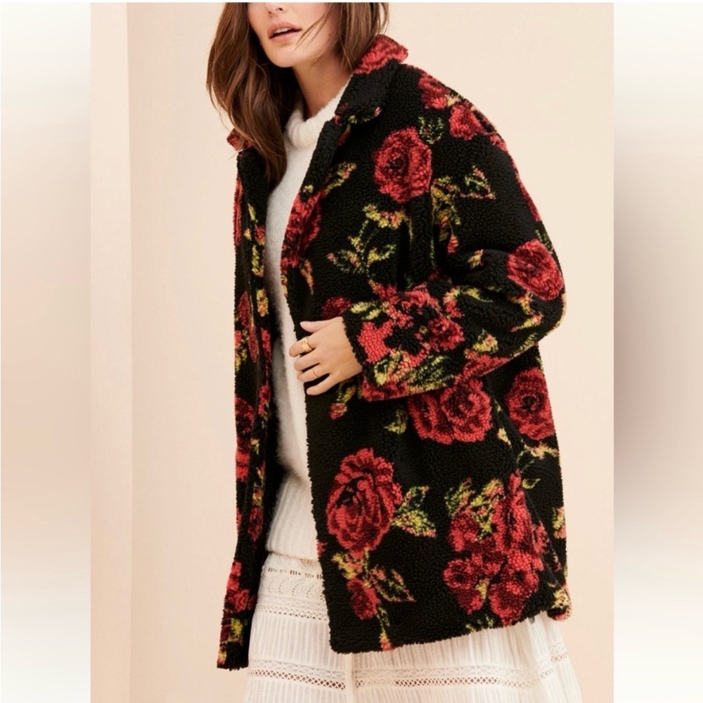 If By Sea Roses Coat - Picture 2 of 5